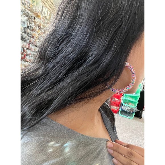 Multicolored hoops Rainbow glitter large pink red iridescent big hoop earrings - Picture 4 of 5